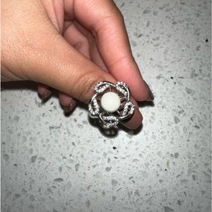 Pearl flower ring